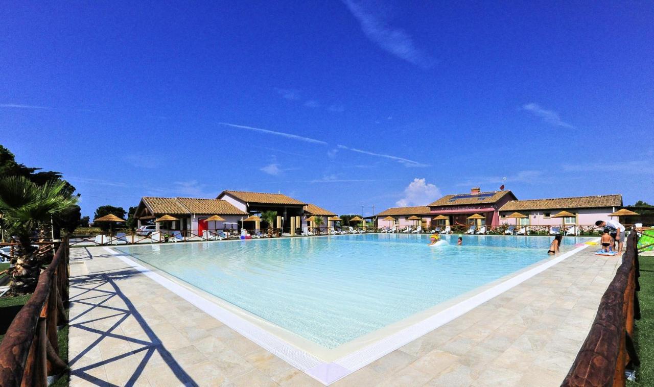 Fattoria Palazzeta - Pet & Family Friendly Aparthotel Cecina  Eksteriør bilde