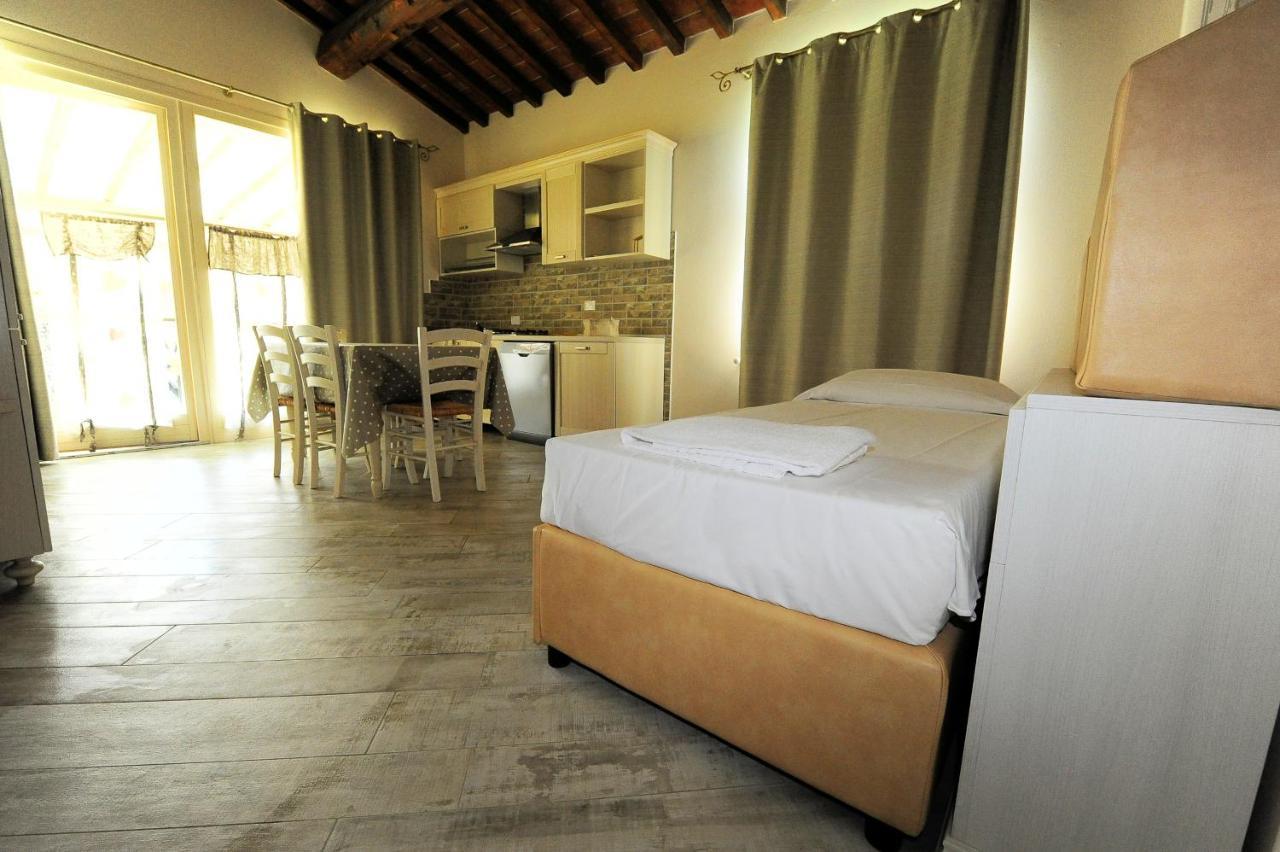 Fattoria Palazzeta - Pet & Family Friendly Aparthotel Cecina  Eksteriør bilde