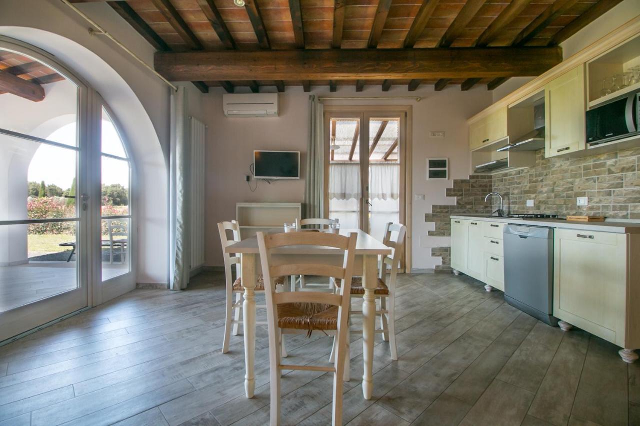 Fattoria Palazzeta - Pet & Family Friendly Aparthotel Cecina  Eksteriør bilde