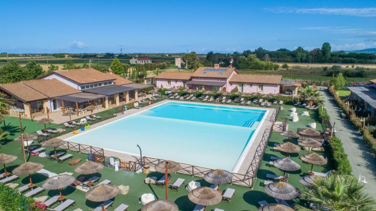 Fattoria Palazzeta - Pet & Family Friendly Aparthotel Cecina  Eksteriør bilde
