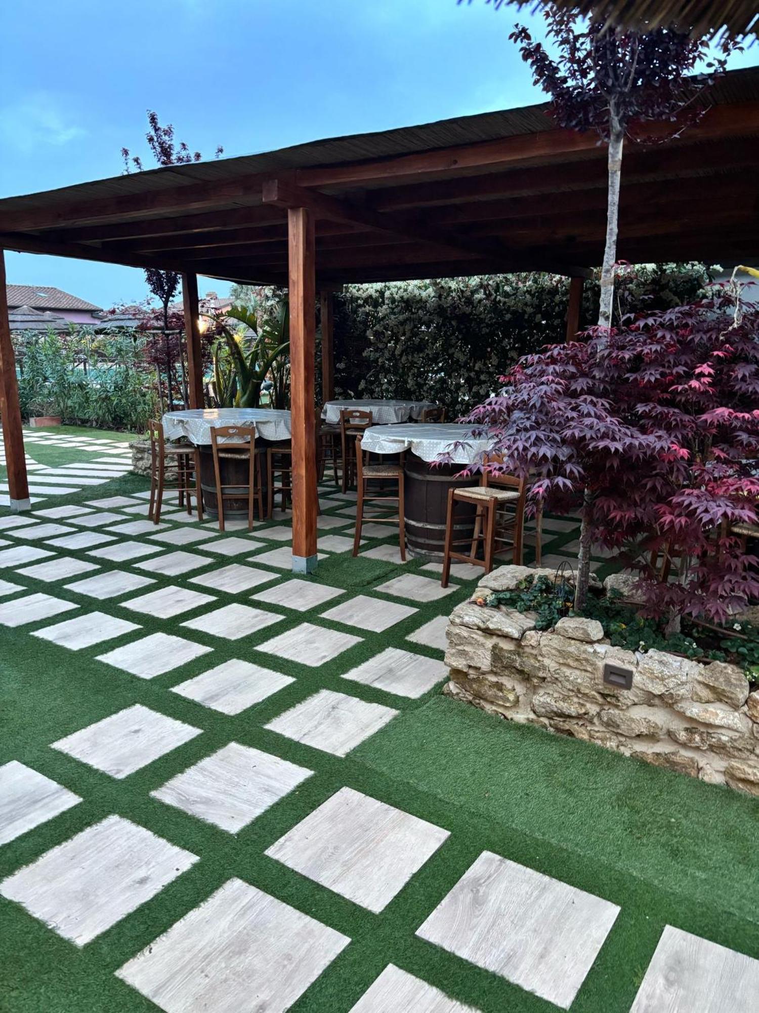 Fattoria Palazzeta - Pet & Family Friendly Aparthotel Cecina  Eksteriør bilde
