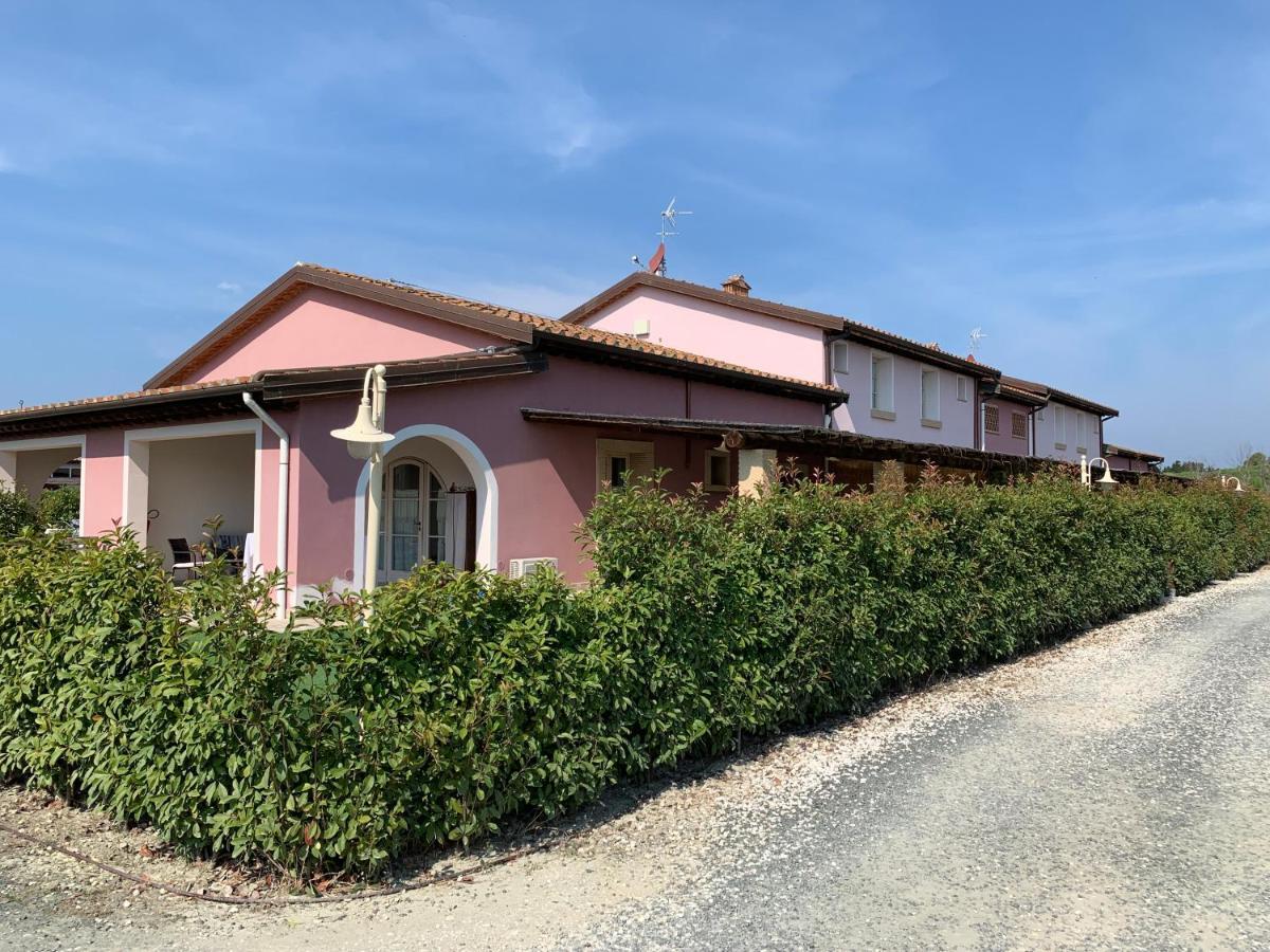 Fattoria Palazzeta - Pet & Family Friendly Aparthotel Cecina  Eksteriør bilde