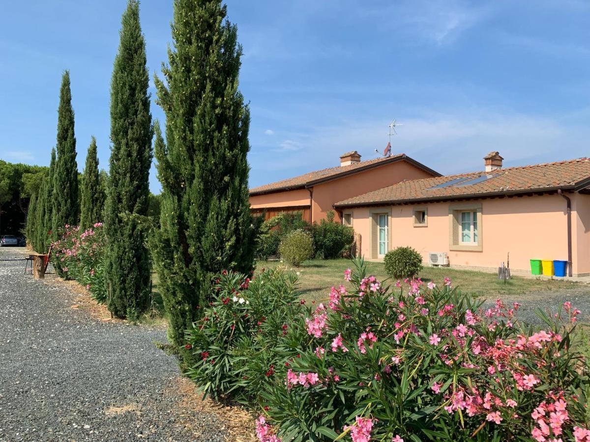 Fattoria Palazzeta - Pet & Family Friendly Aparthotel Cecina  Eksteriør bilde